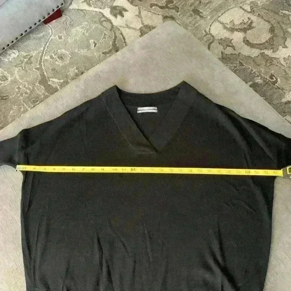 Anthropologie. Lack oversized V-Neck light sweater size XS - Picture 7 of 9